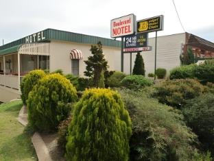 boulevard motel