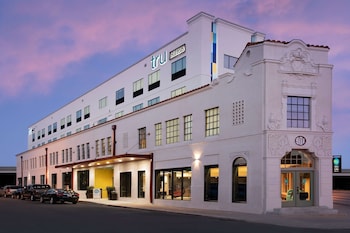tru by hilton san antonio downtown riverwalk