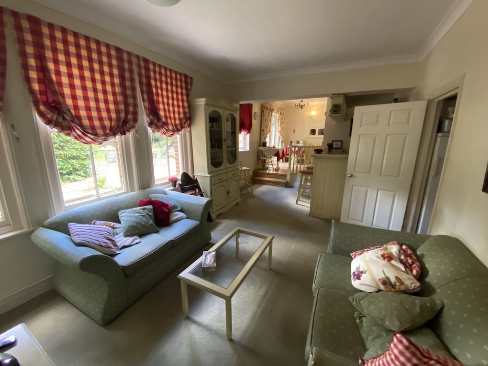 pickwicks guest house