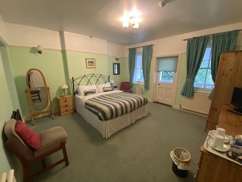 pickwicks guest house