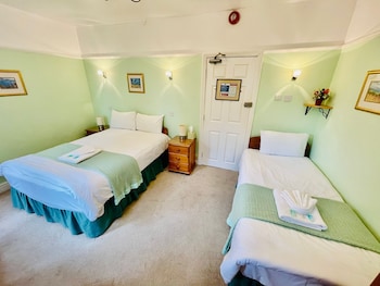 pickwicks guest house