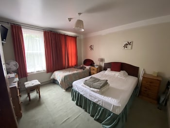 pickwicks guest house