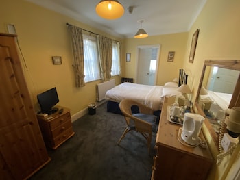 pickwicks guest house