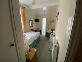 pickwicks guest house