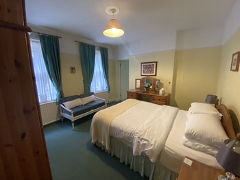 pickwicks guest house