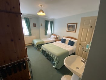 pickwicks guest house
