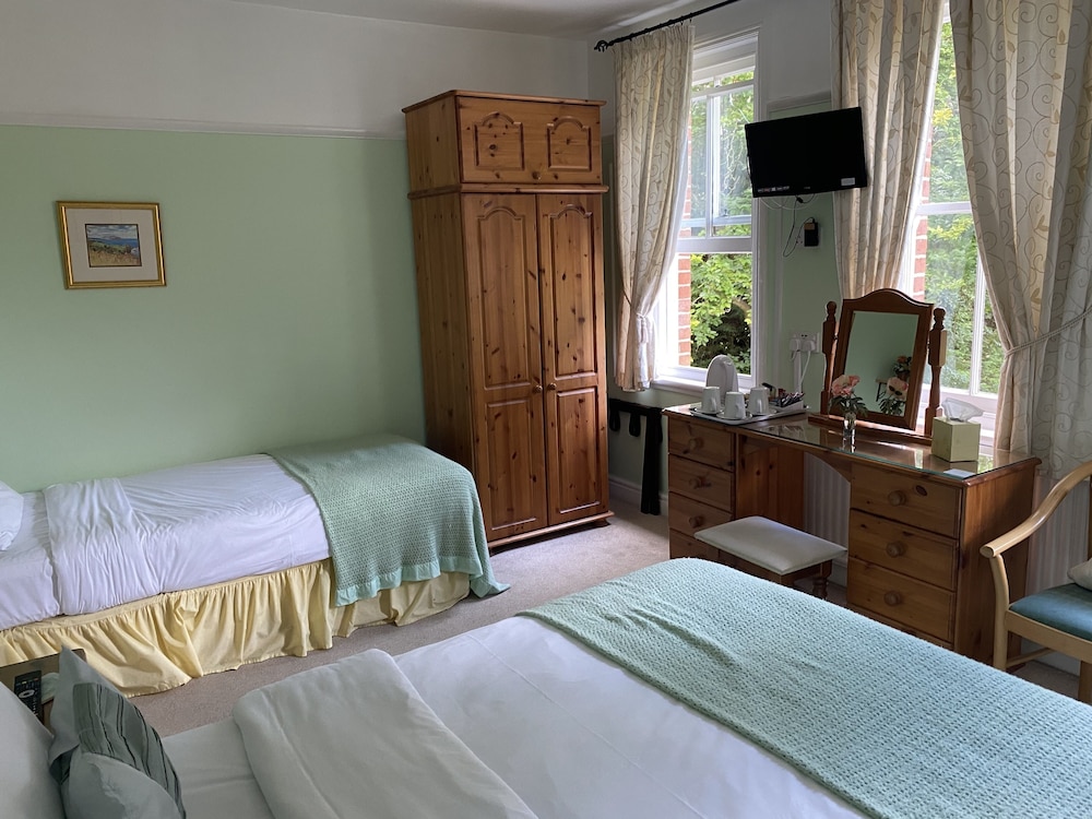 pickwicks guest house