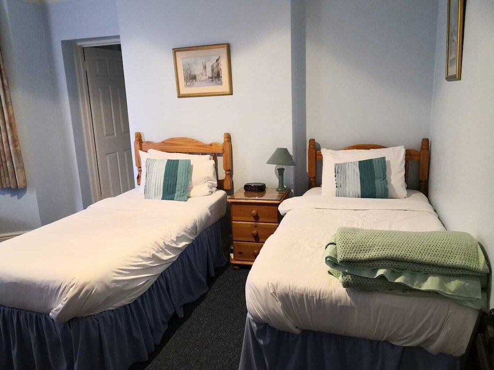 pickwicks guest house