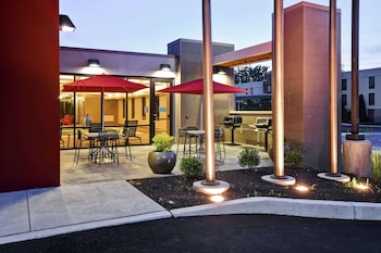 home2 suites by hilton mechanicsburg