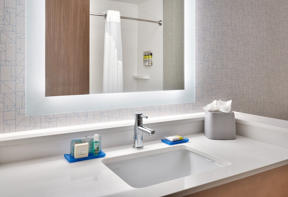 holiday inn express and suites gainesville i 75 an ihg hotel
