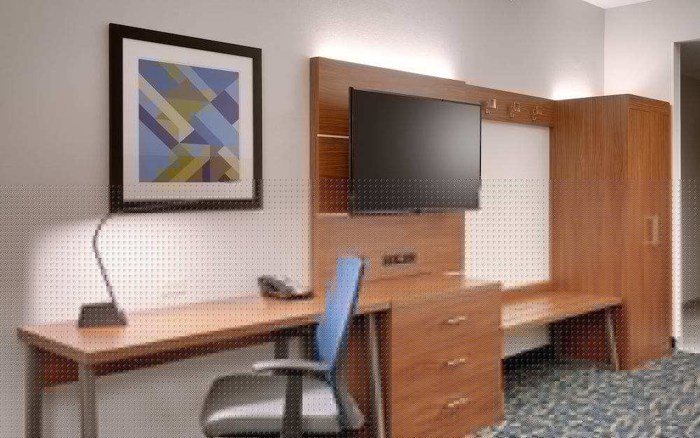 holiday inn express and suites gainesville i 75 an ihg hotel