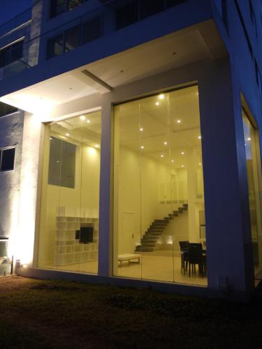 the seventeen apartment hotel
