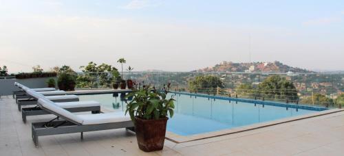 the seventeen apartment hotel