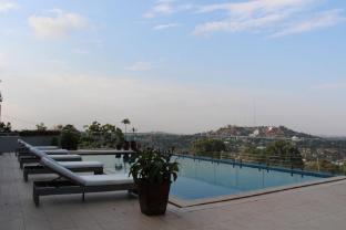 the seventeen apartment hotel