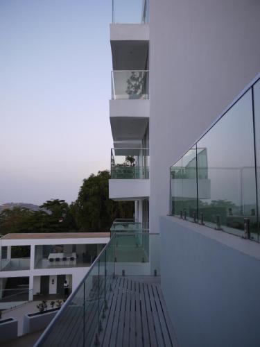 the seventeen apartment hotel