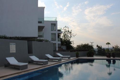 the seventeen apartment hotel