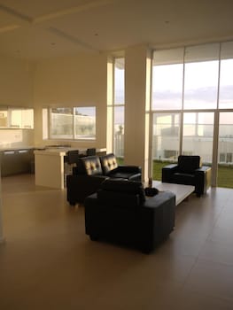 the seventeen apartment hotel