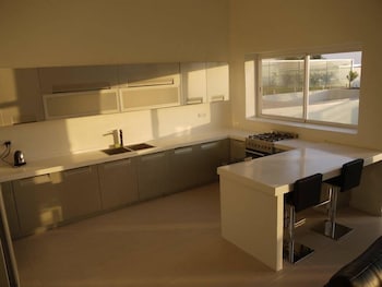 the seventeen apartment hotel
