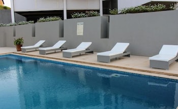 the seventeen apartment hotel