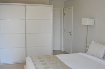 the seventeen apartment hotel