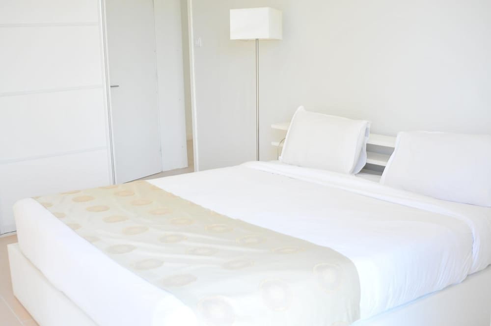 the seventeen apartment hotel