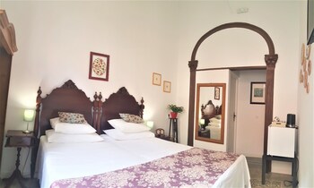 los canaritos guest house