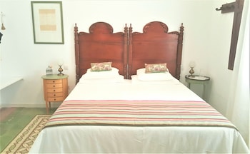 los canaritos guest house