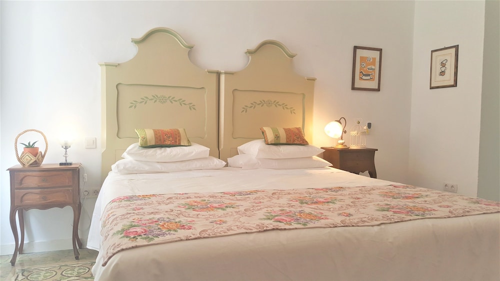 los canaritos guest house
