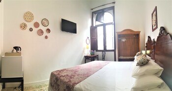 los canaritos guest house