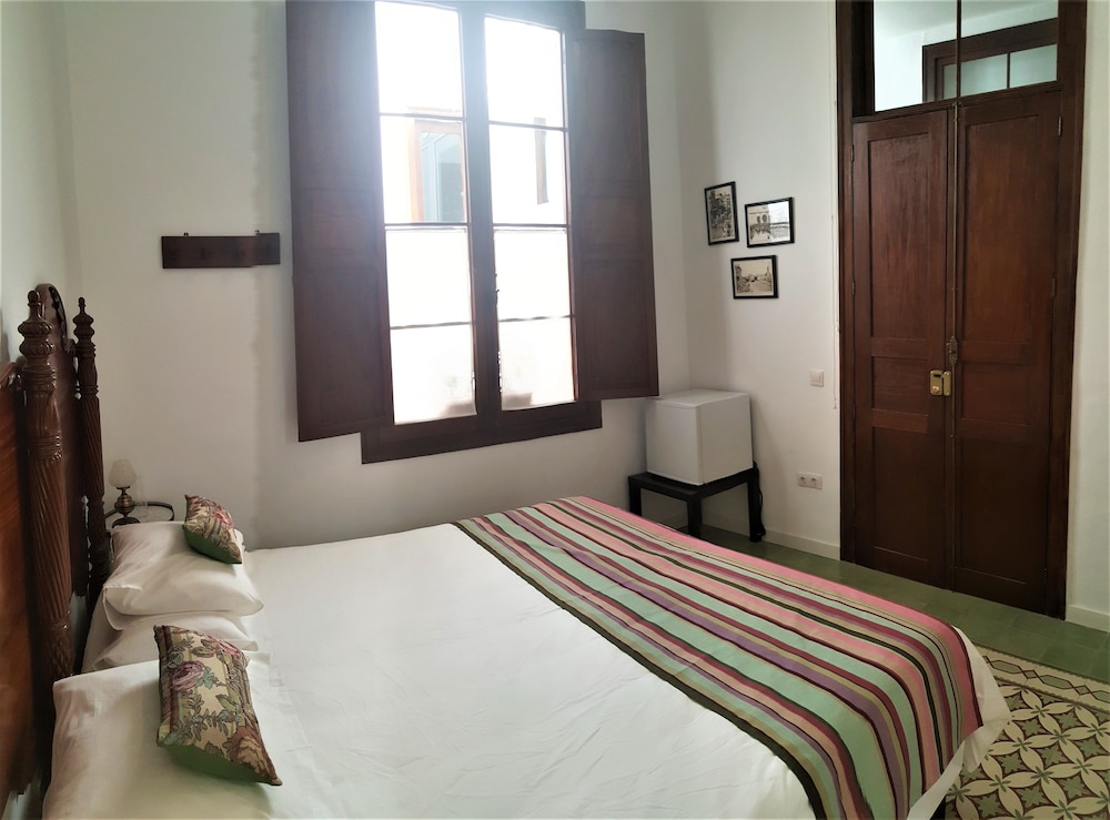 los canaritos guest house