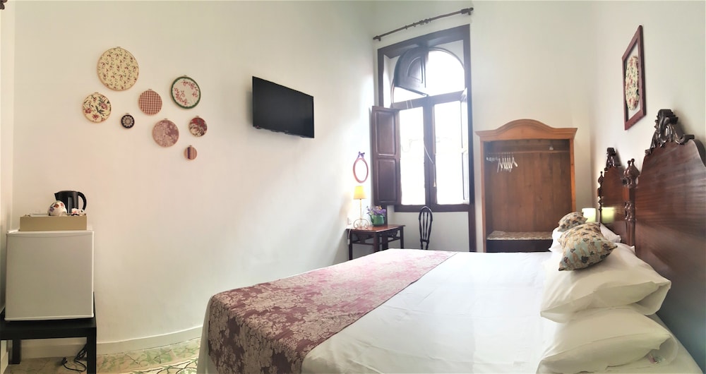 los canaritos guest house