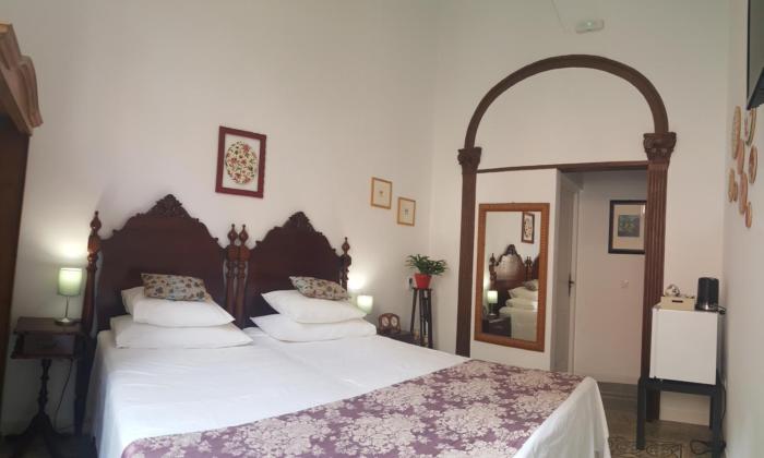 los canaritos guest house