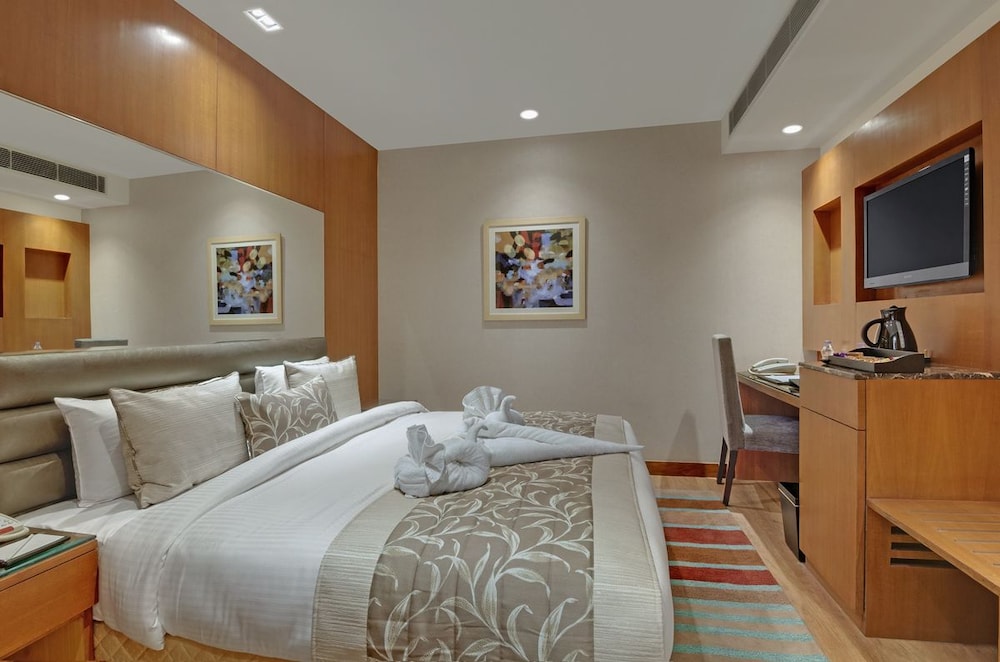 beacon hotel nirman vihar