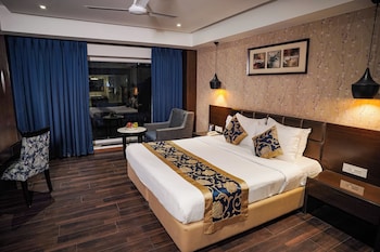 hotel saffron crest
