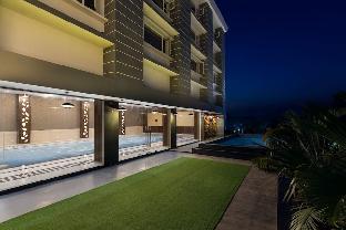 hotel saffron crest