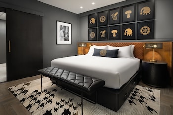 the union club hotel at purdue university autograph collection