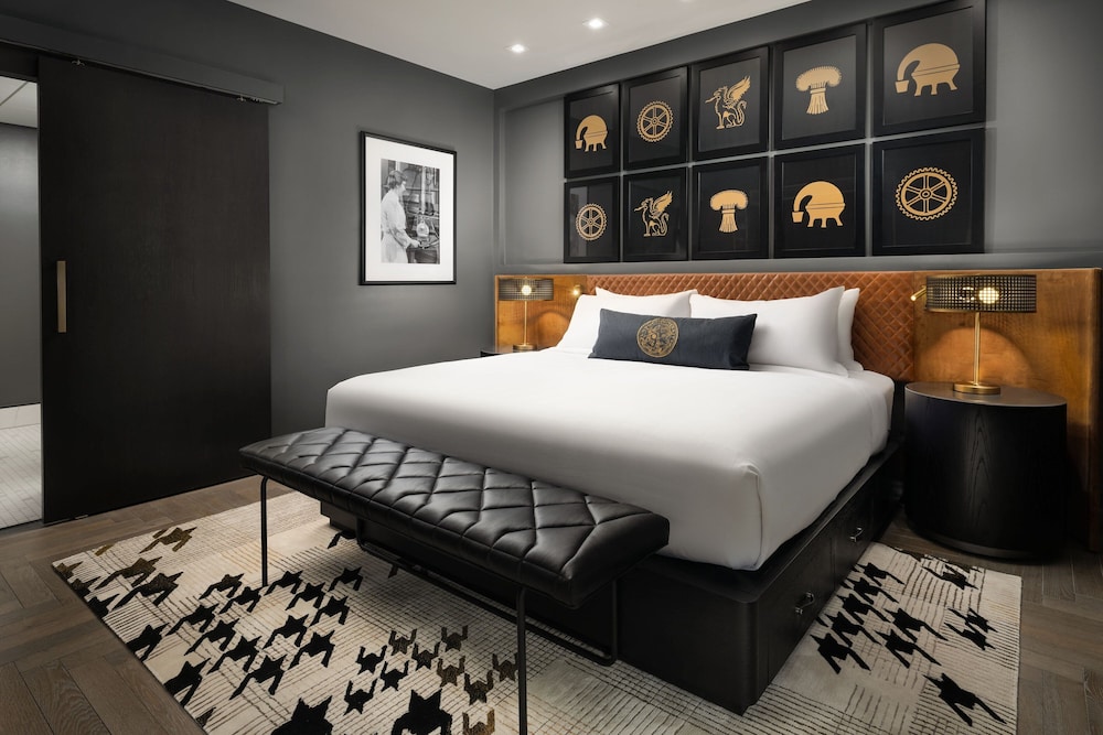 the union club hotel at purdue university autograph collection