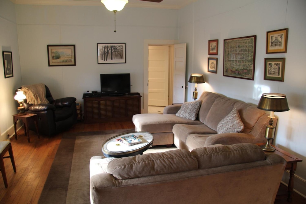 riverboat bed and breakfast