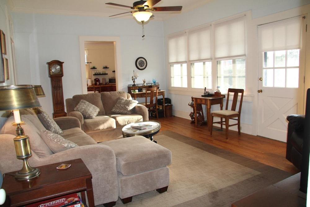 riverboat bed and breakfast