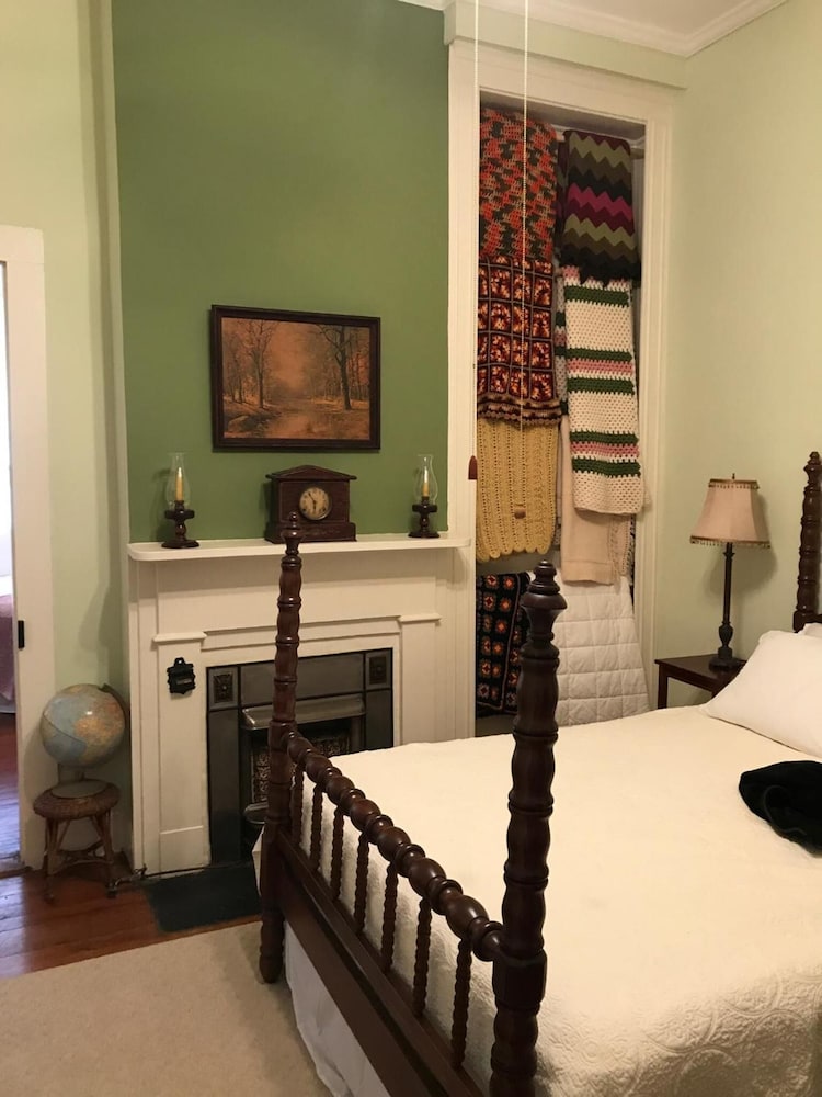 riverboat bed and breakfast