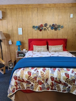 silly chickens lodge bandb