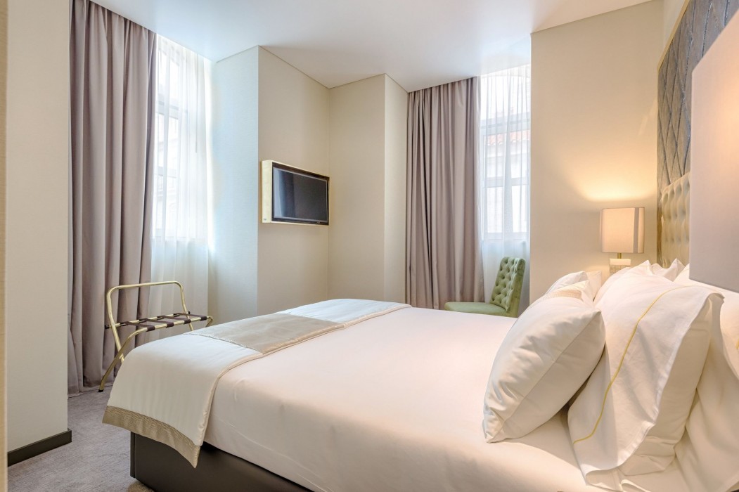meraprime gold design hotel