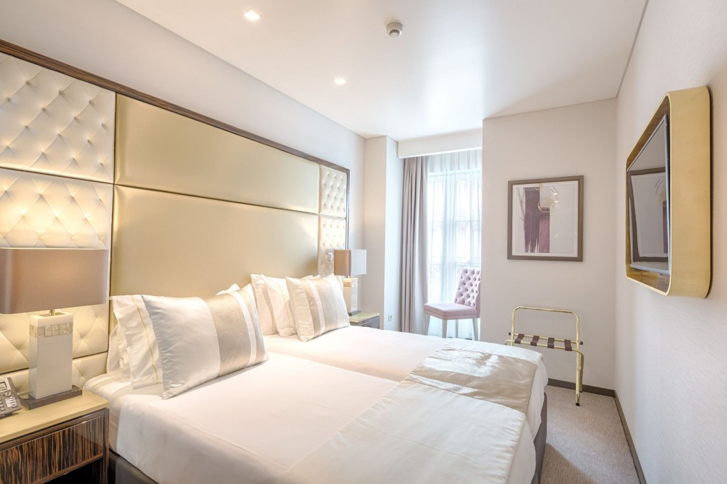 meraprime gold design hotel