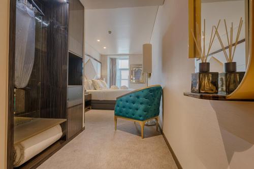 meraprime gold design hotel