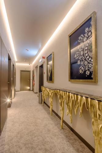 meraprime gold design hotel