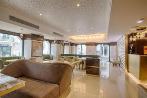 meraprime gold design hotel