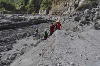 bognot lodge alvin bognot mt pinatubo guesthouse and tours