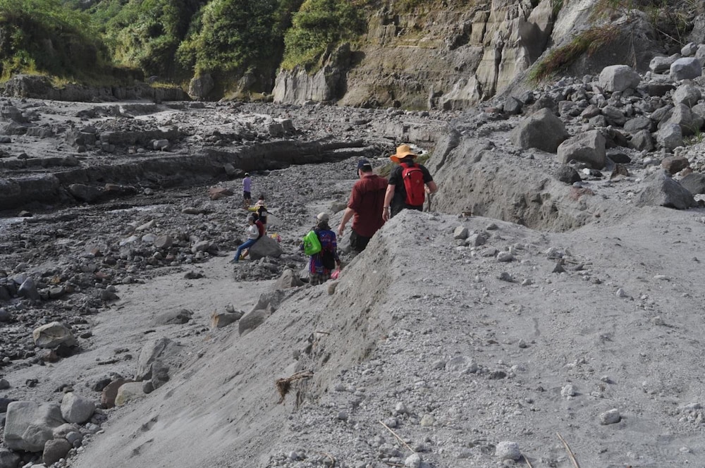 bognot lodge alvin bognot mt pinatubo guesthouse and tours