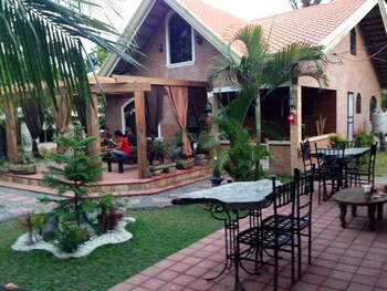 bognot lodge alvin bognot mt pinatubo guesthouse and tours