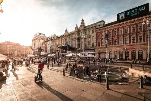 tesla boutique apartments and rooms